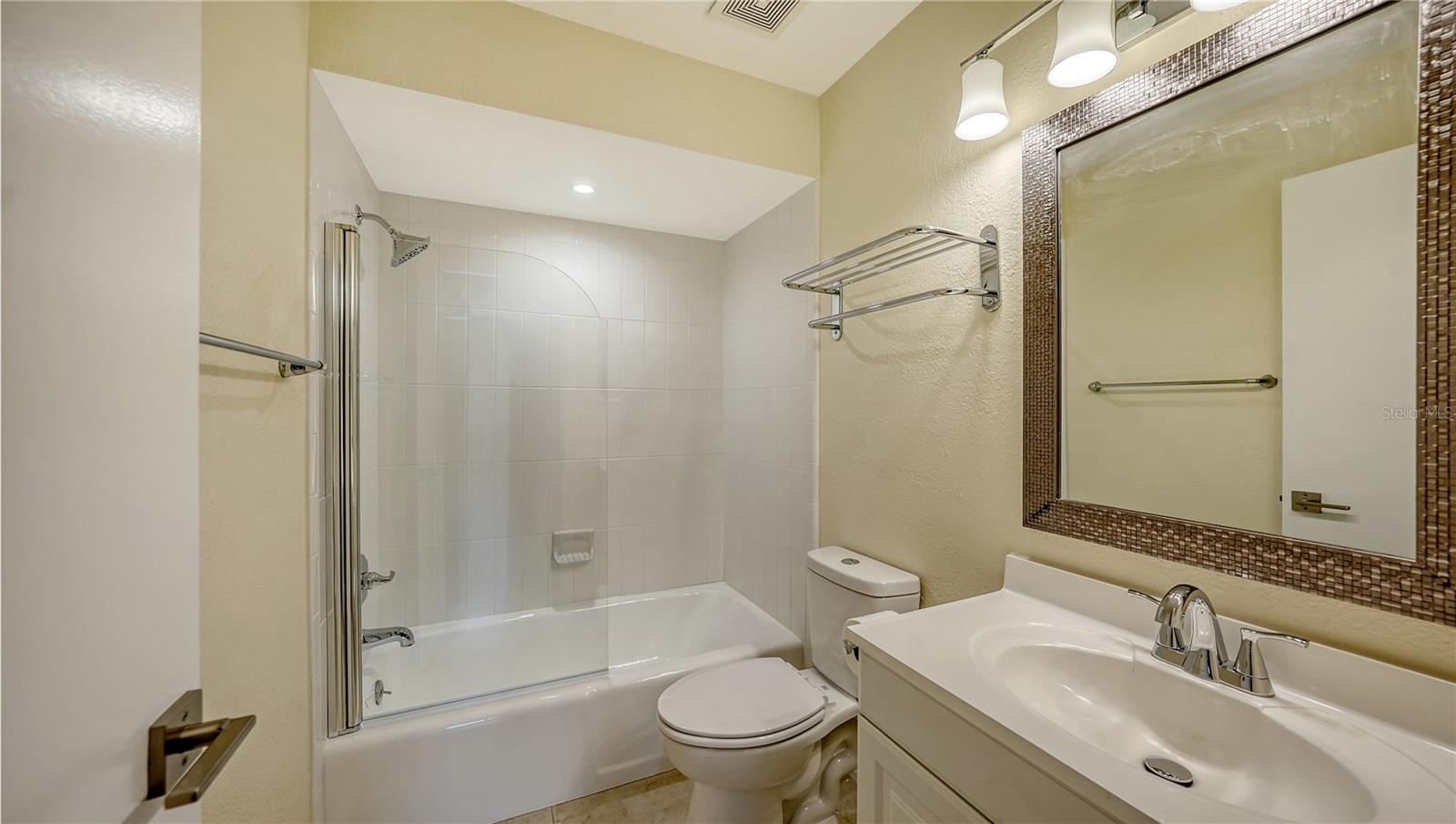 MENTONE COURT - Residential