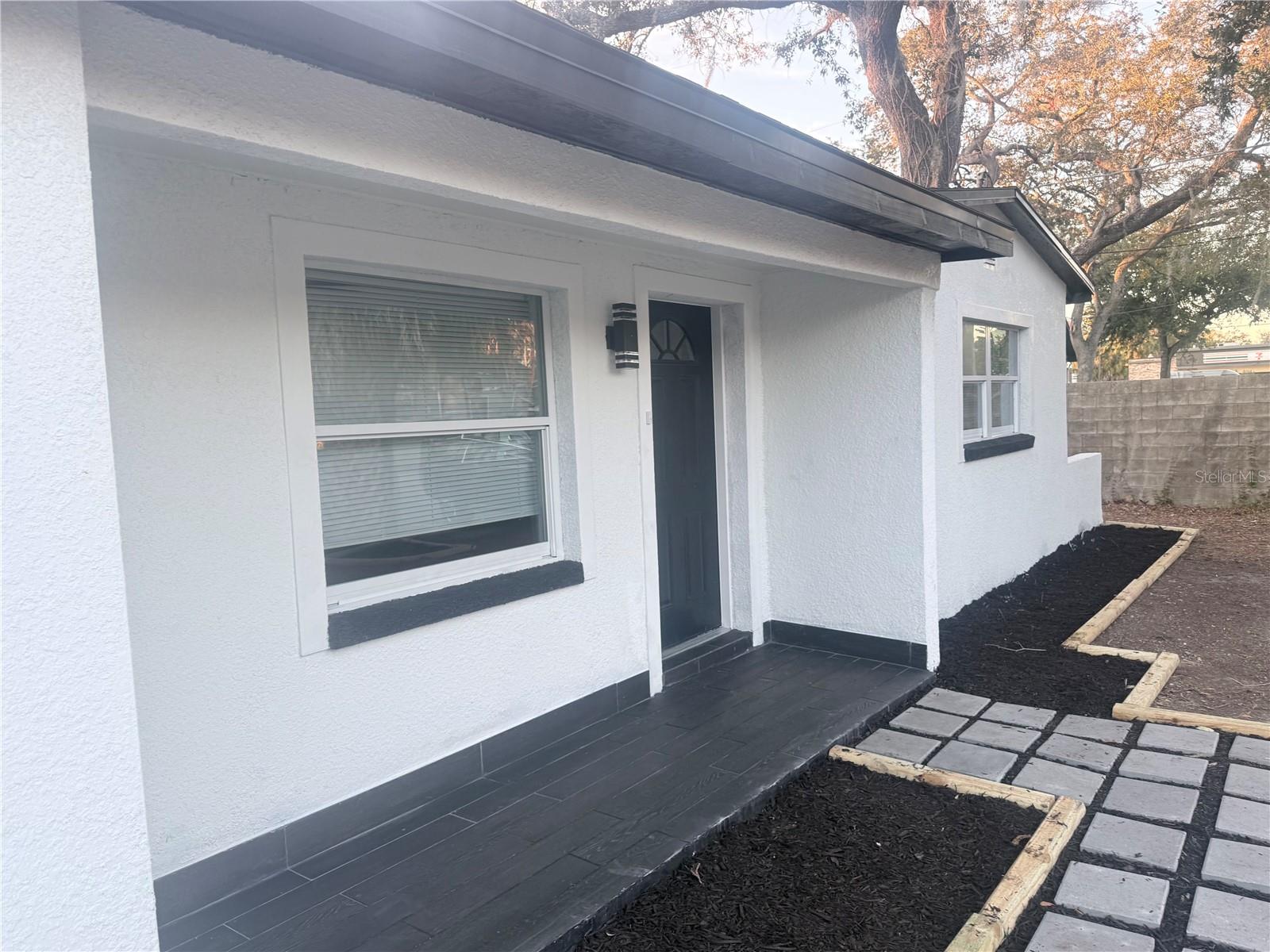 9714 N ALBANY AVENUE