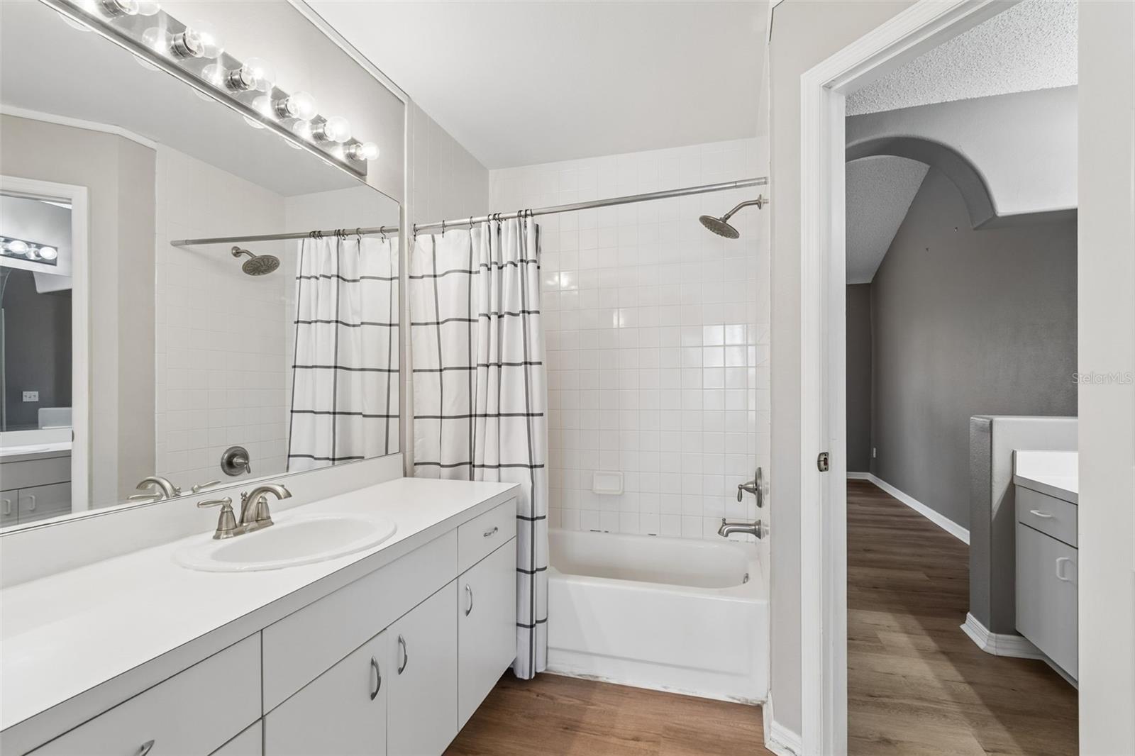 COURTYARDS 1 AT GLENEAGLES - Residential