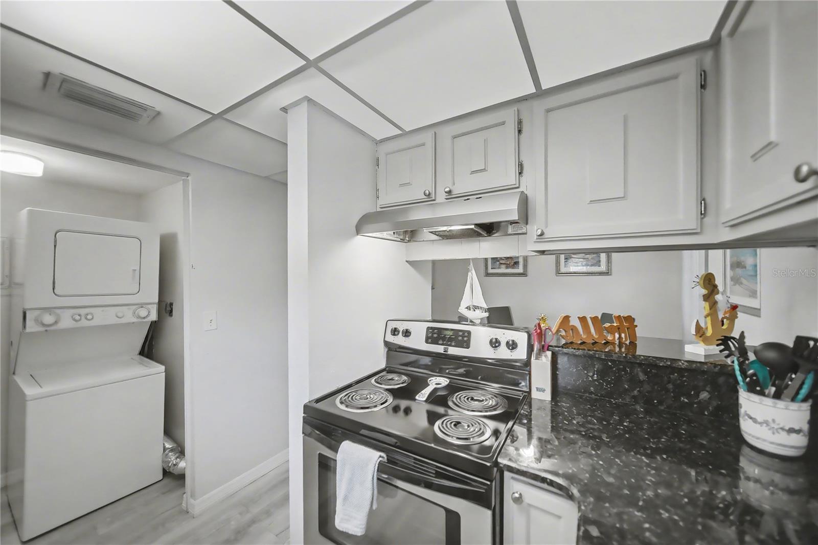 BAY OAKS - Residential