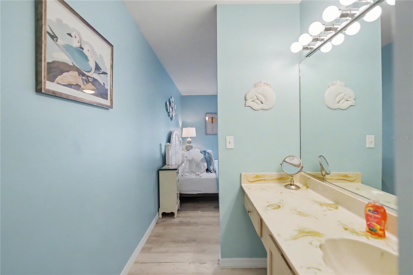 BAY OAKS - Residential