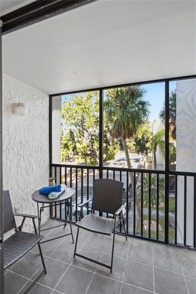 BAY OAKS - Residential