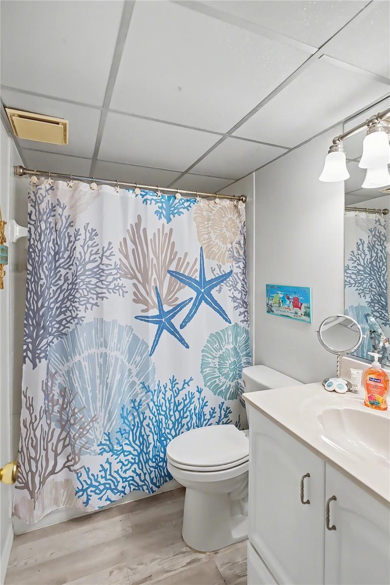 BAY OAKS - Residential