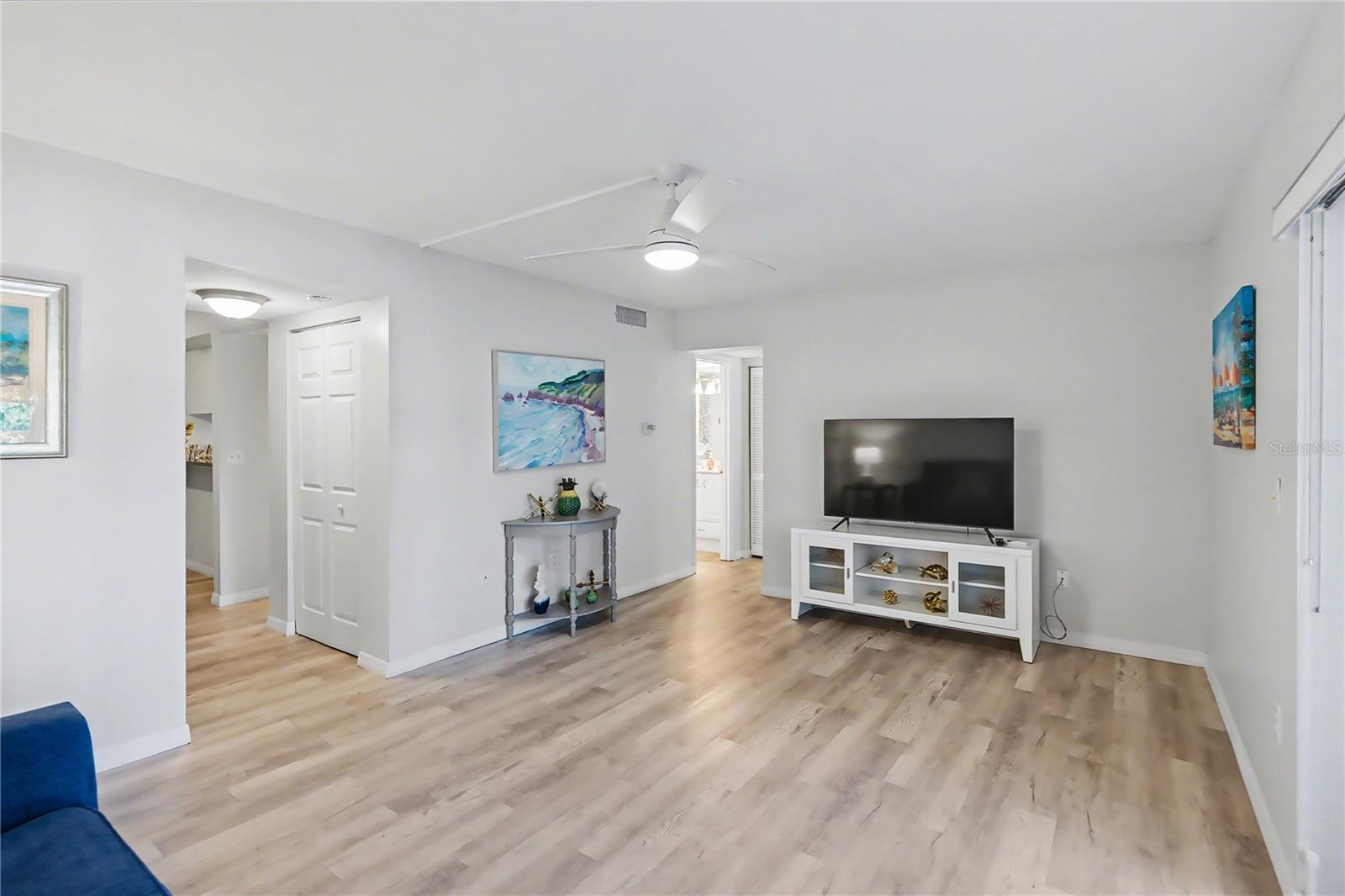 BAY OAKS - Residential