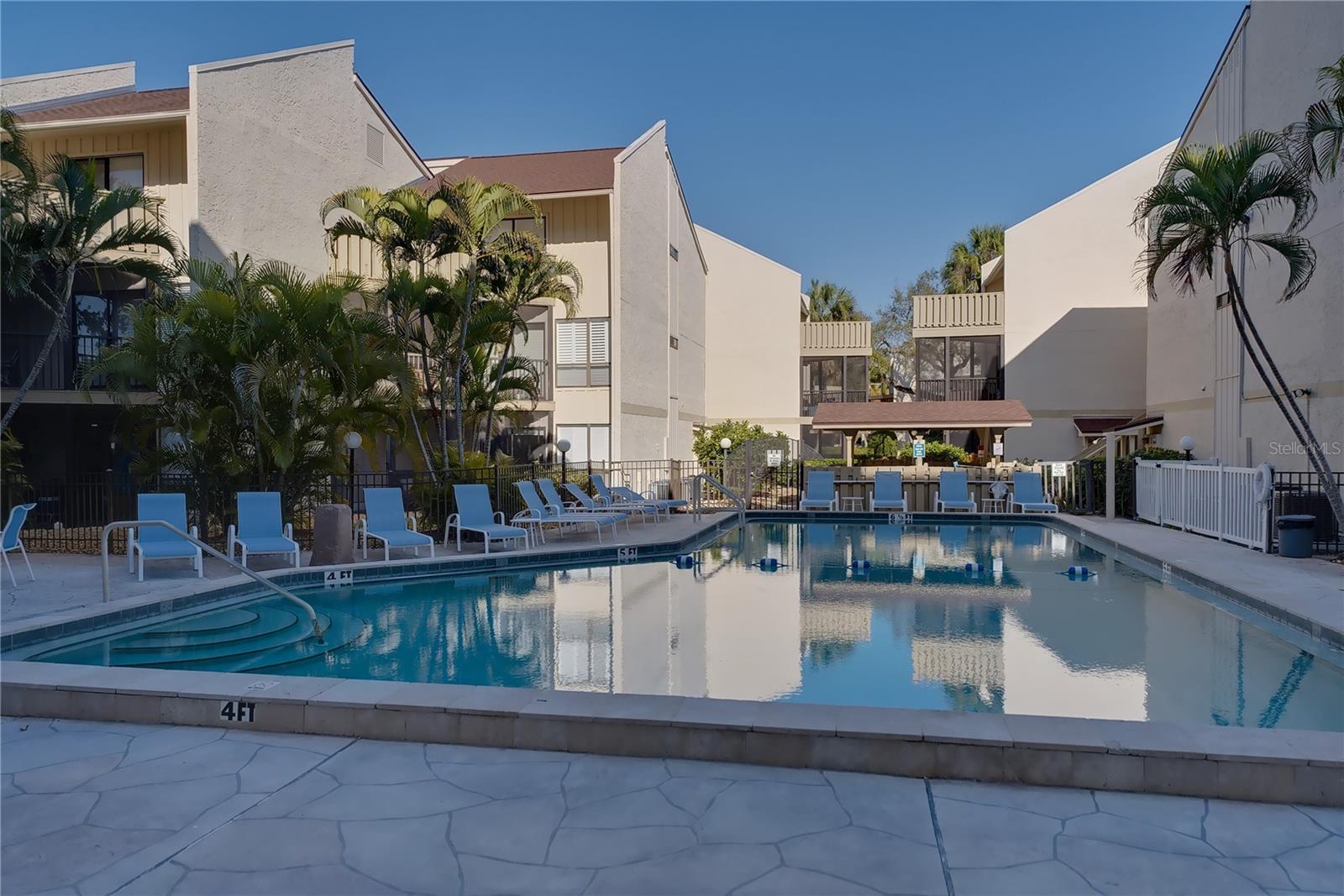 BAY OAKS - Residential