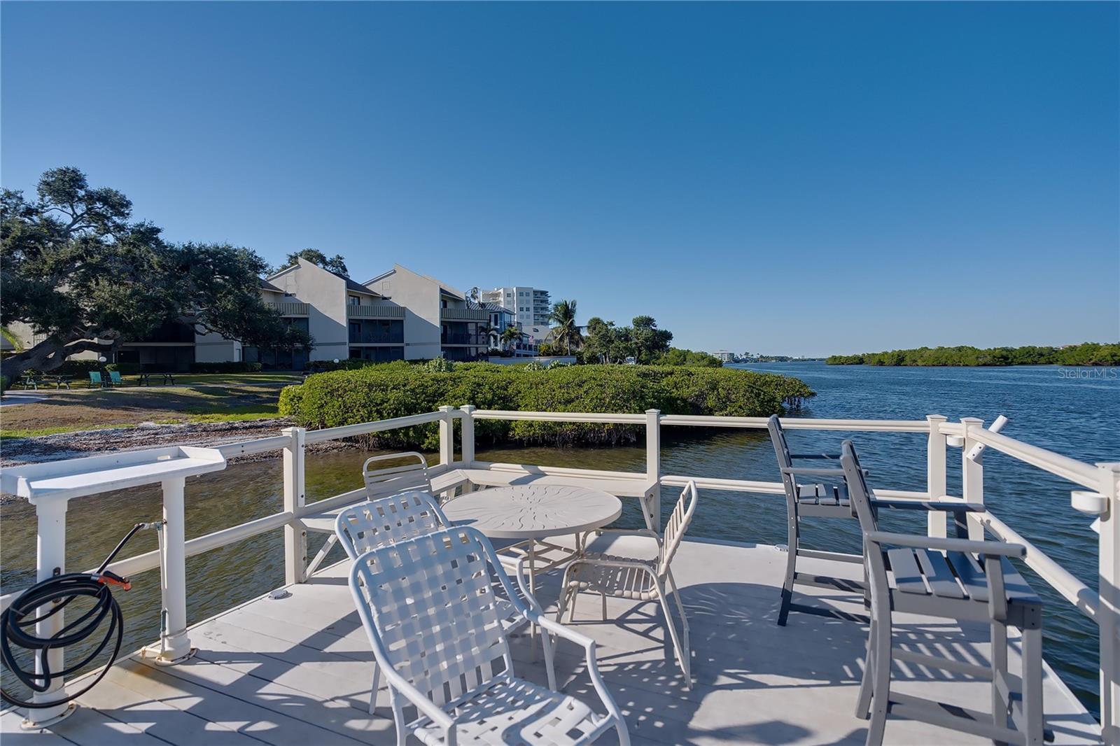 BAY OAKS - Residential