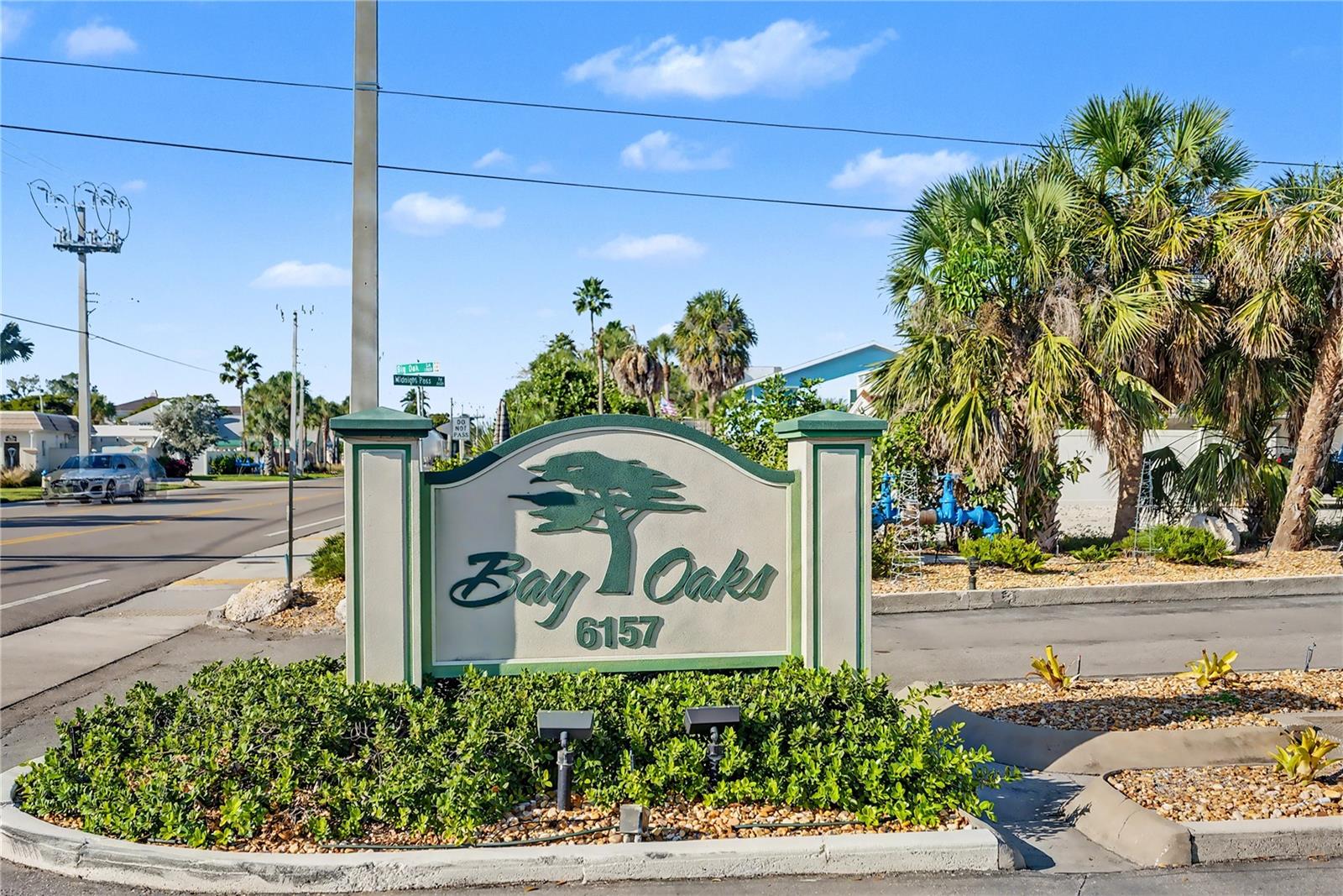 BAY OAKS - Residential