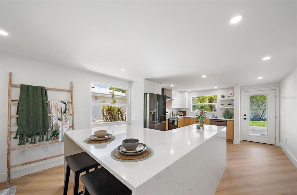 Photo of 578 Spanish Drive S, Longboat Key, FL 34228 (MLS # A4698065)