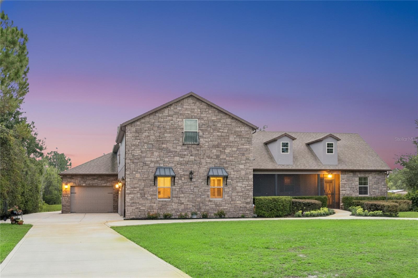 2075 MUSTANG COURT