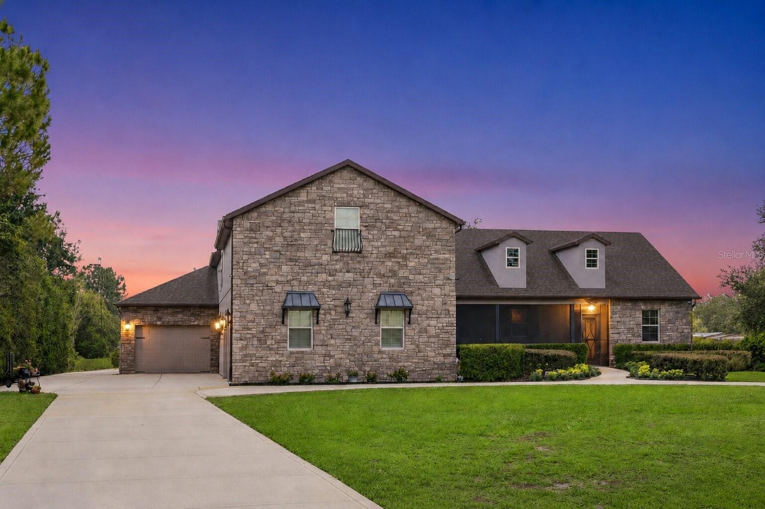 2075 MUSTANG COURT