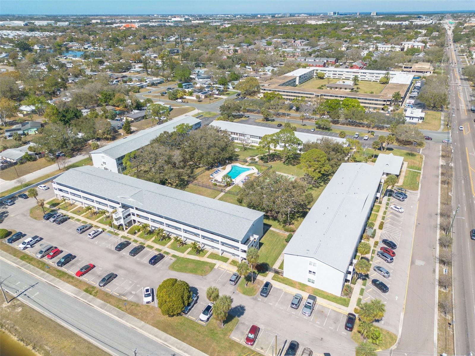 WINSTON GATEWAY ASSOC INC CONDO - Residential