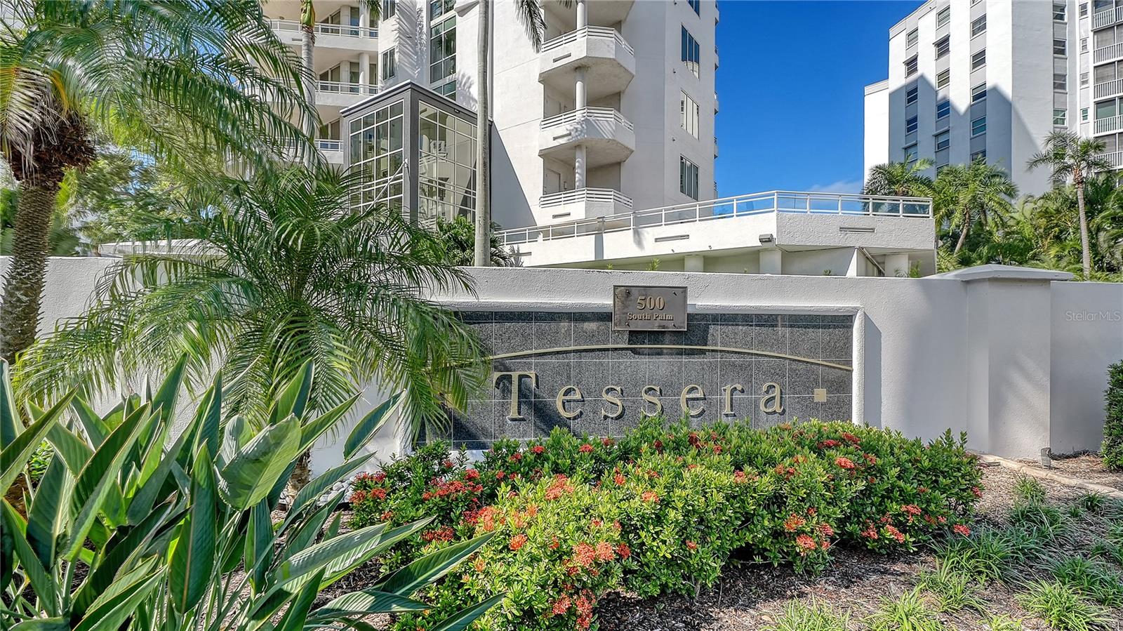 500 S PALM AVENUE 32