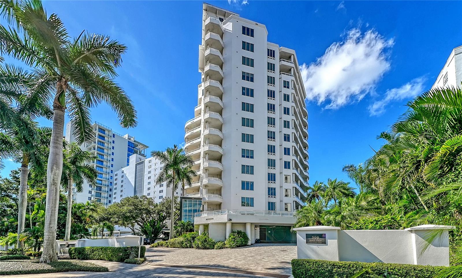 500 S PALM AVENUE 32