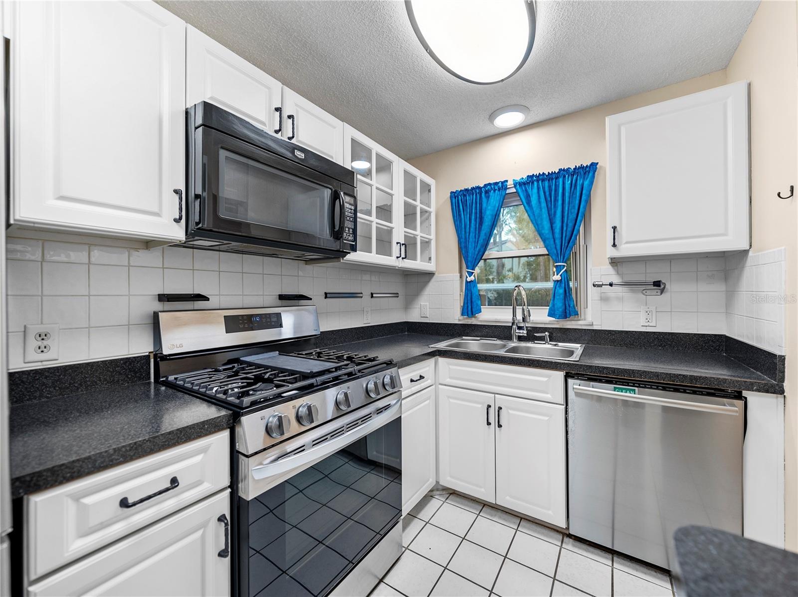 ORCHID SPGS VILL 200 CONDO - Residential