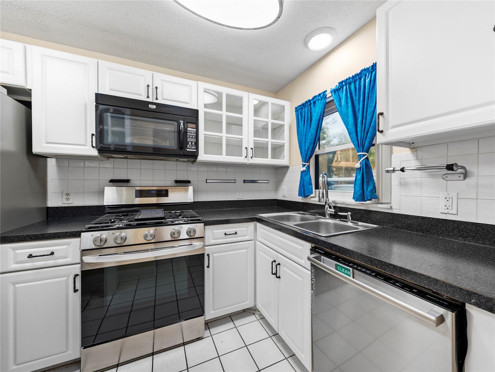 ORCHID SPGS VILL 200 CONDO - Residential