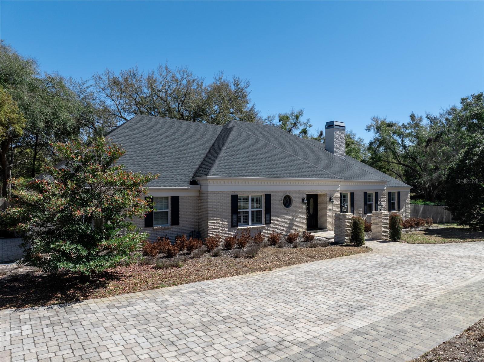 THE LAKES - Residential