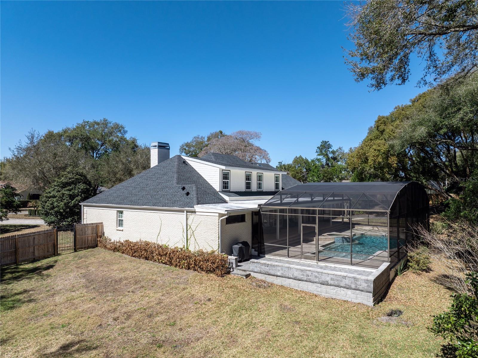 THE LAKES - Residential