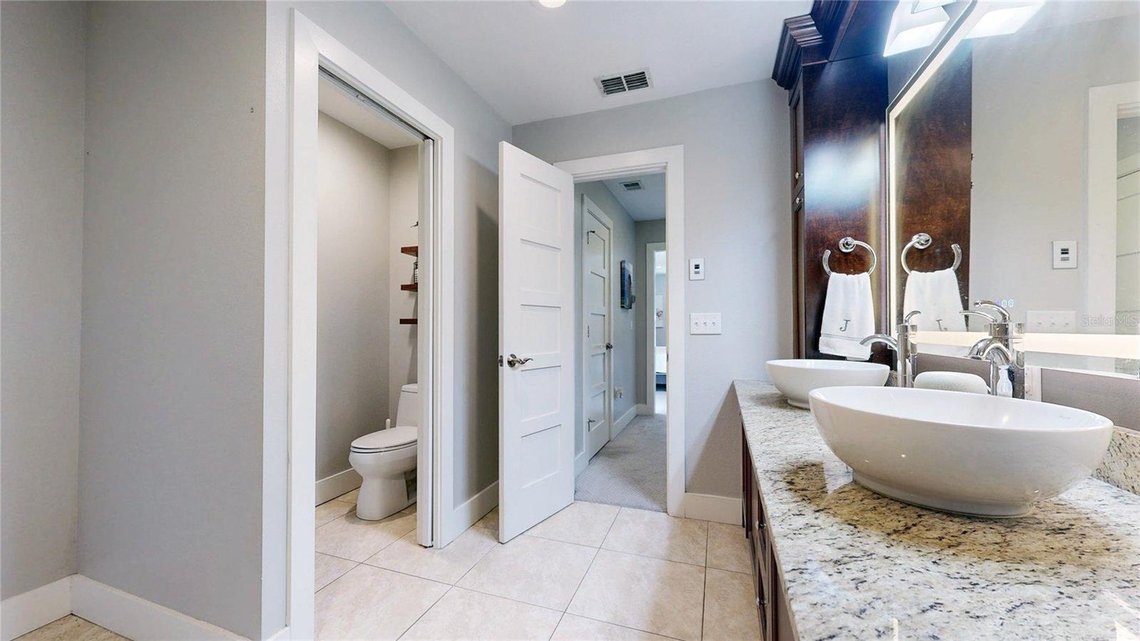 THE LAKES - Residential