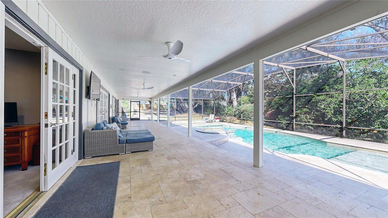 THE LAKES - Residential