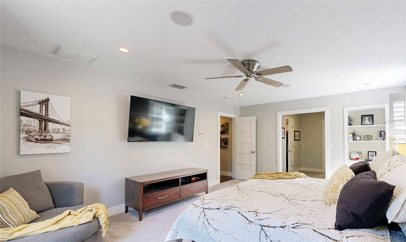 THE LAKES - Residential