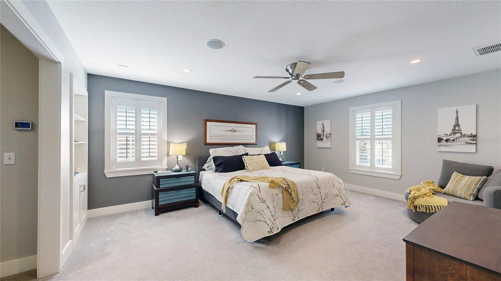 THE LAKES - Residential