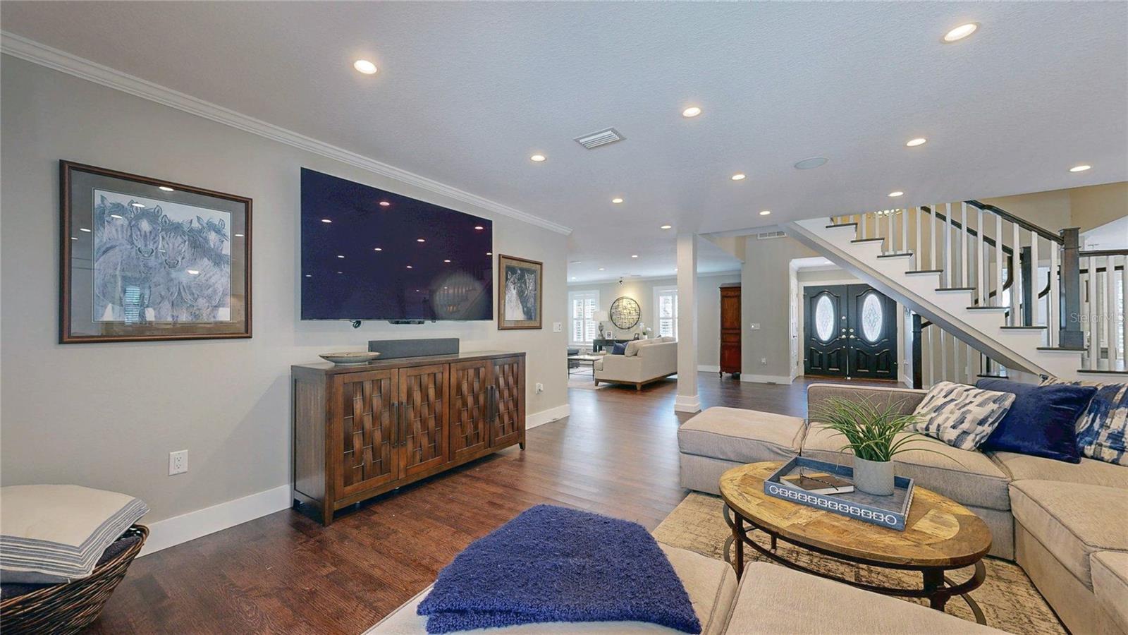 THE LAKES - Residential