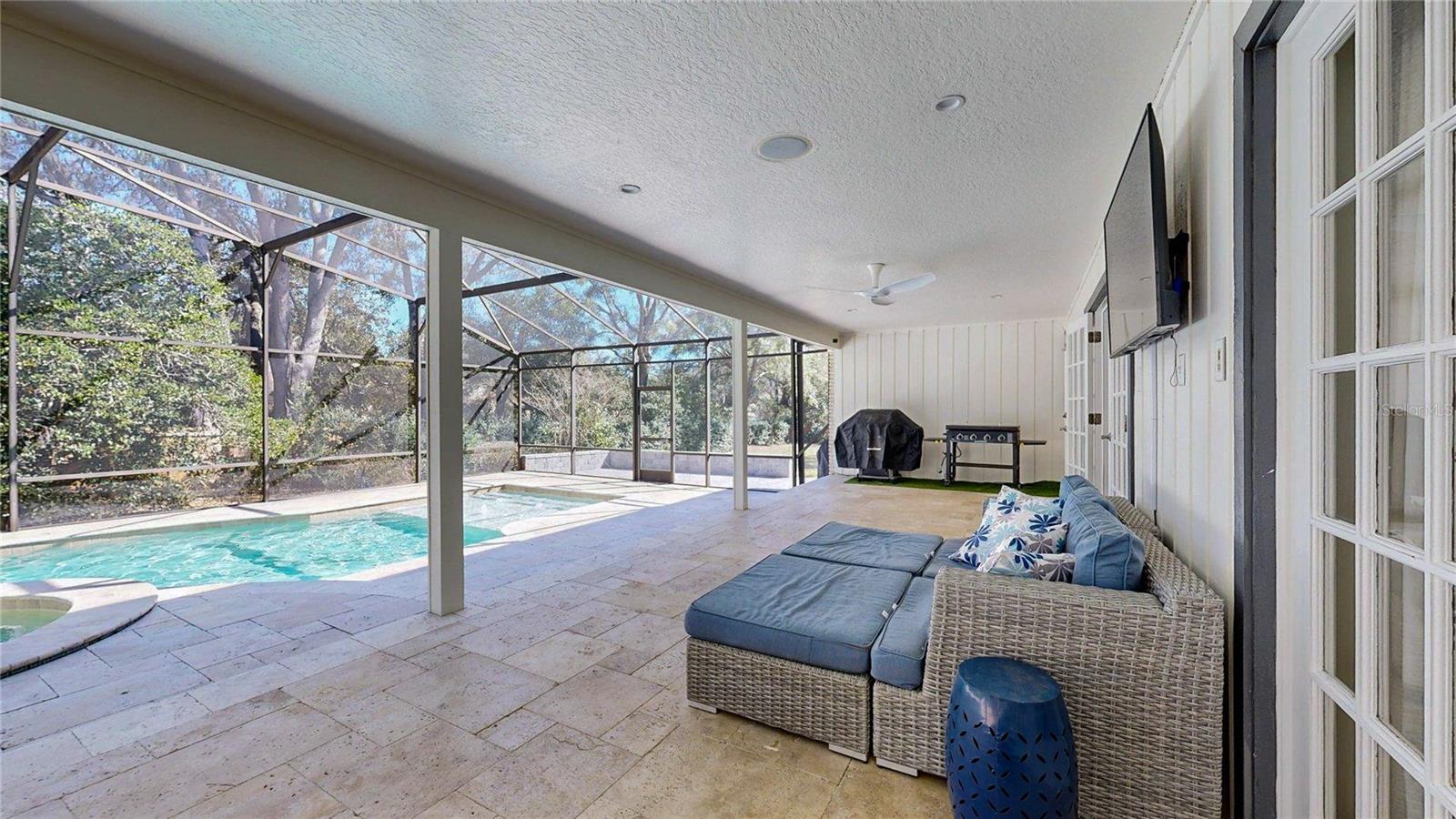 THE LAKES - Residential