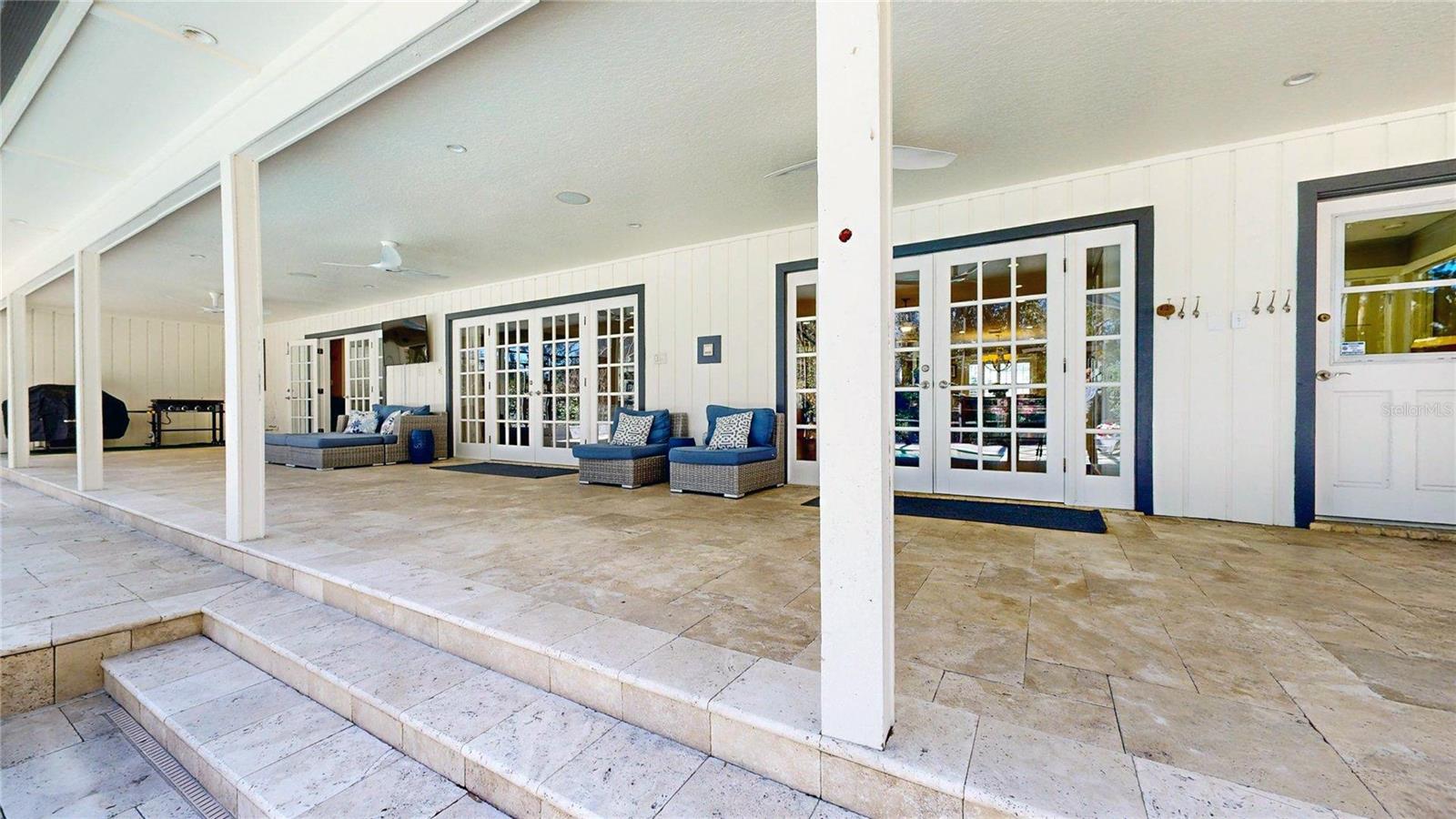 THE LAKES - Residential