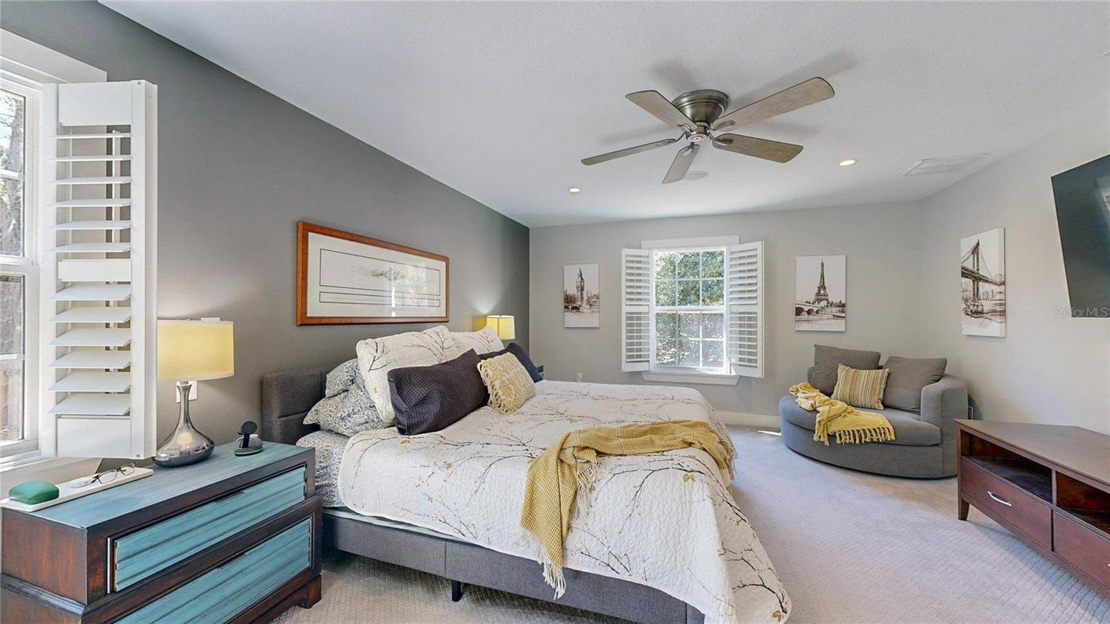 THE LAKES - Residential