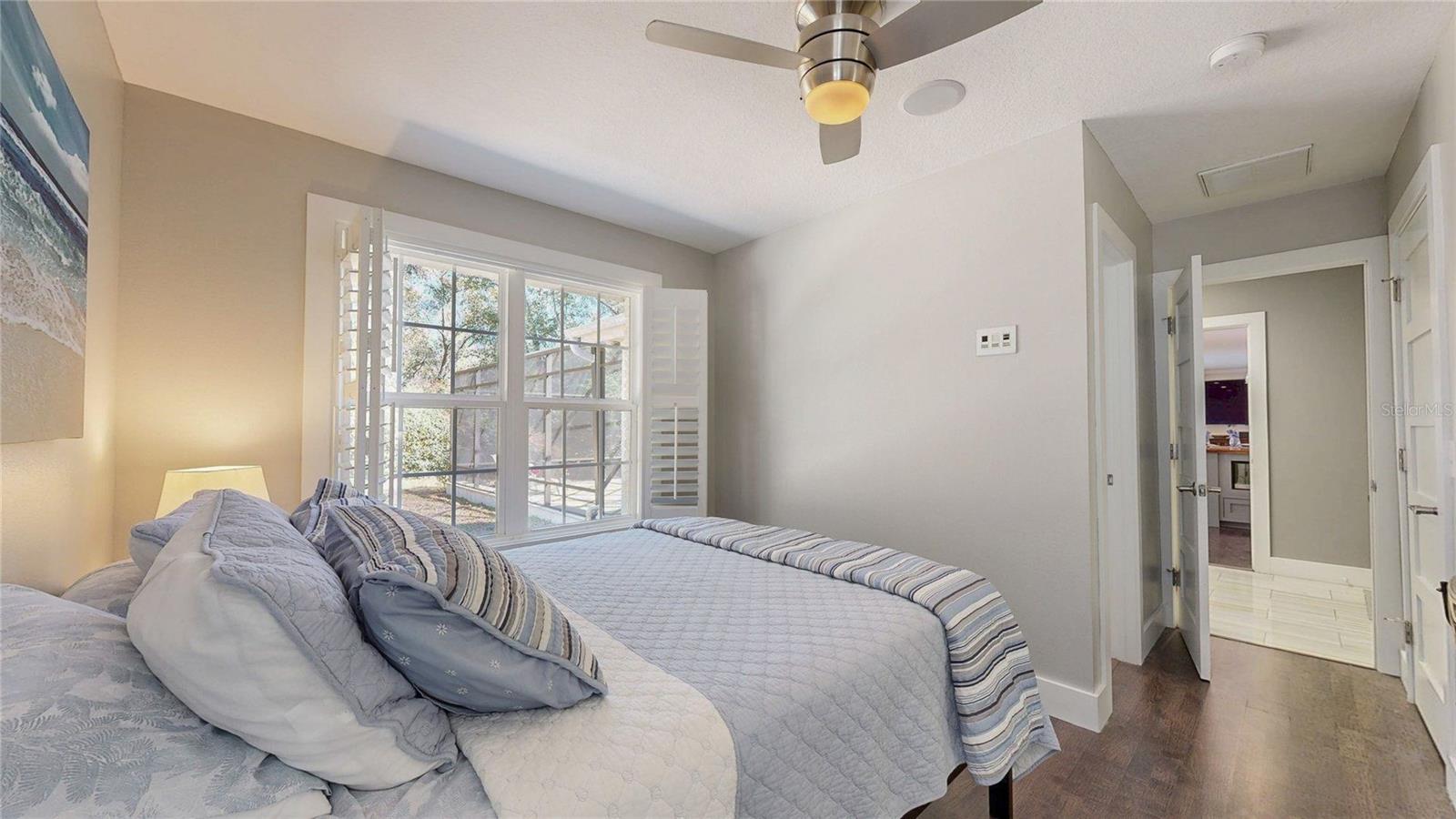 THE LAKES - Residential