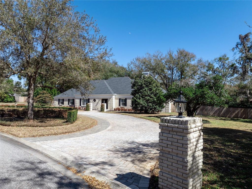 Photo of 1625 Down Lake Drive, Windermere, FL 34786 (MLS # O6385420)