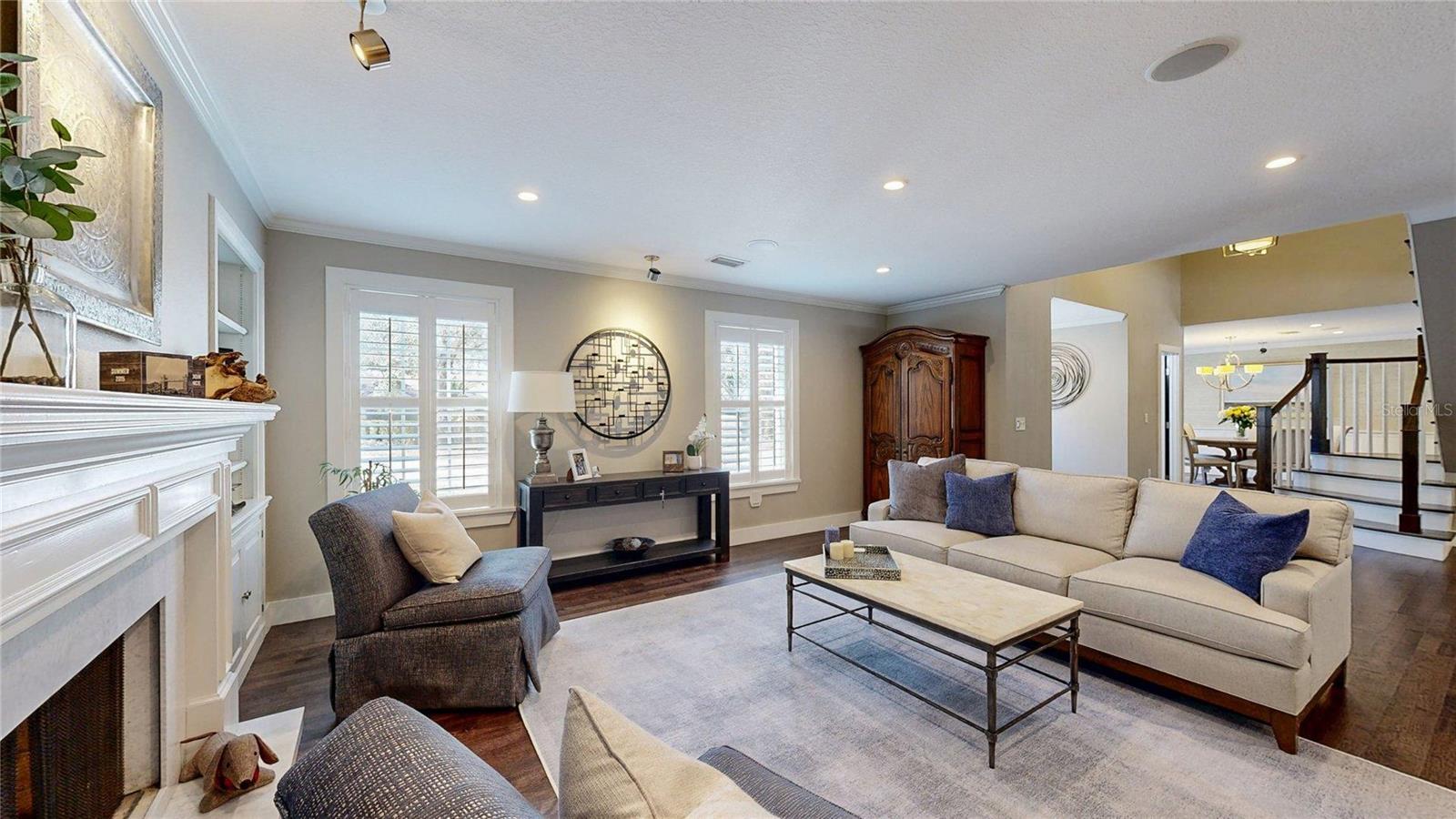 THE LAKES - Residential