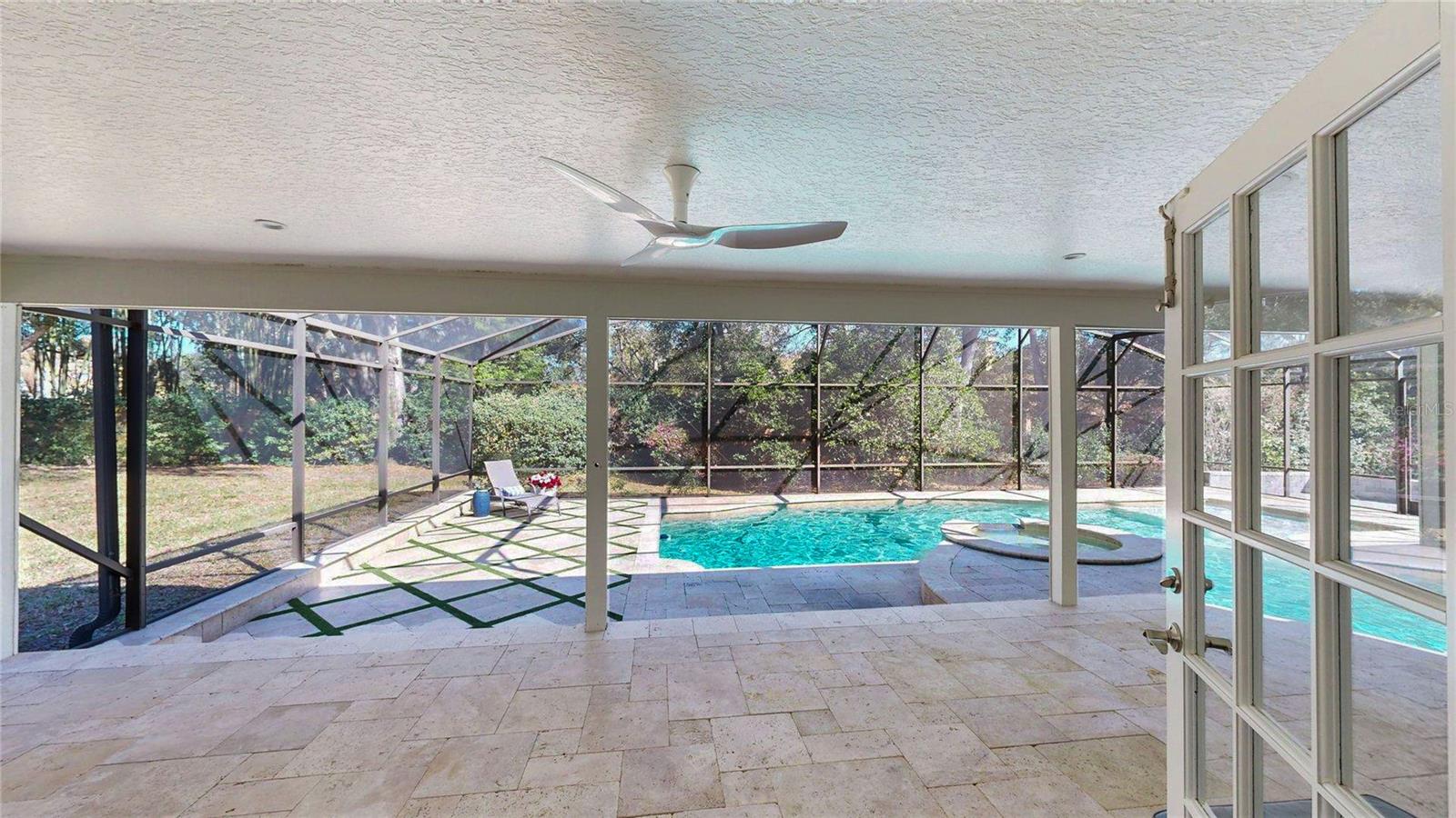 THE LAKES - Residential