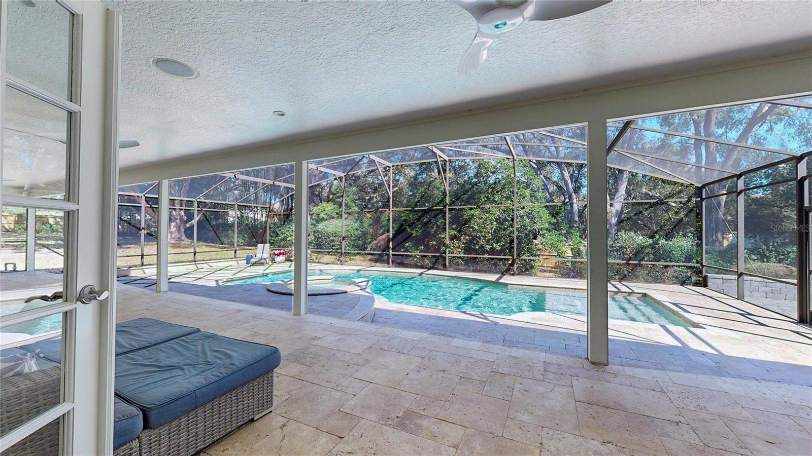 THE LAKES - Residential