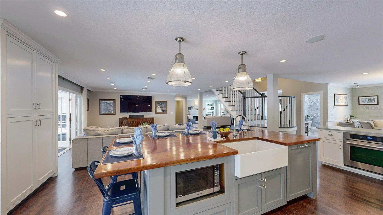 THE LAKES - Residential