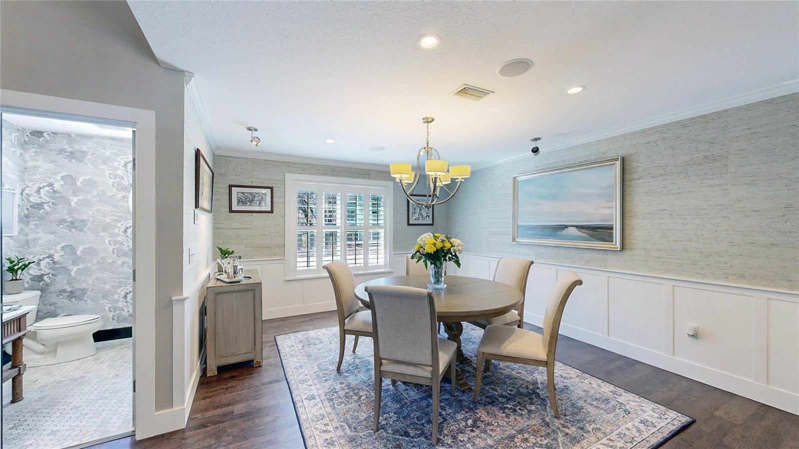 THE LAKES - Residential