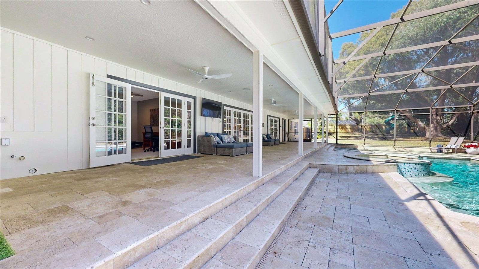 THE LAKES - Residential