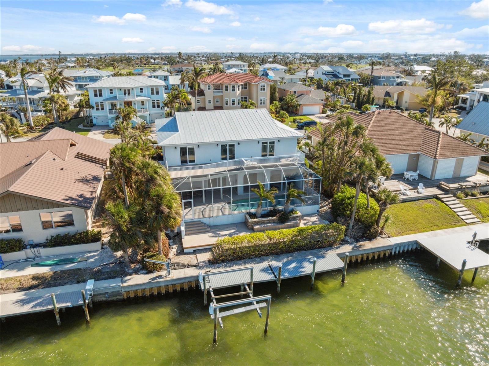 NORTH POINT HARBOUR UNIT THREE - Residential