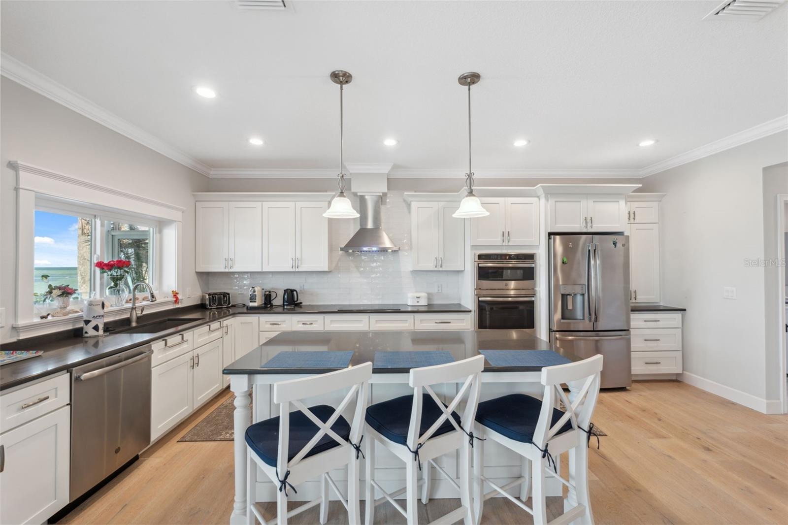 NORTH POINT HARBOUR UNIT THREE - Residential