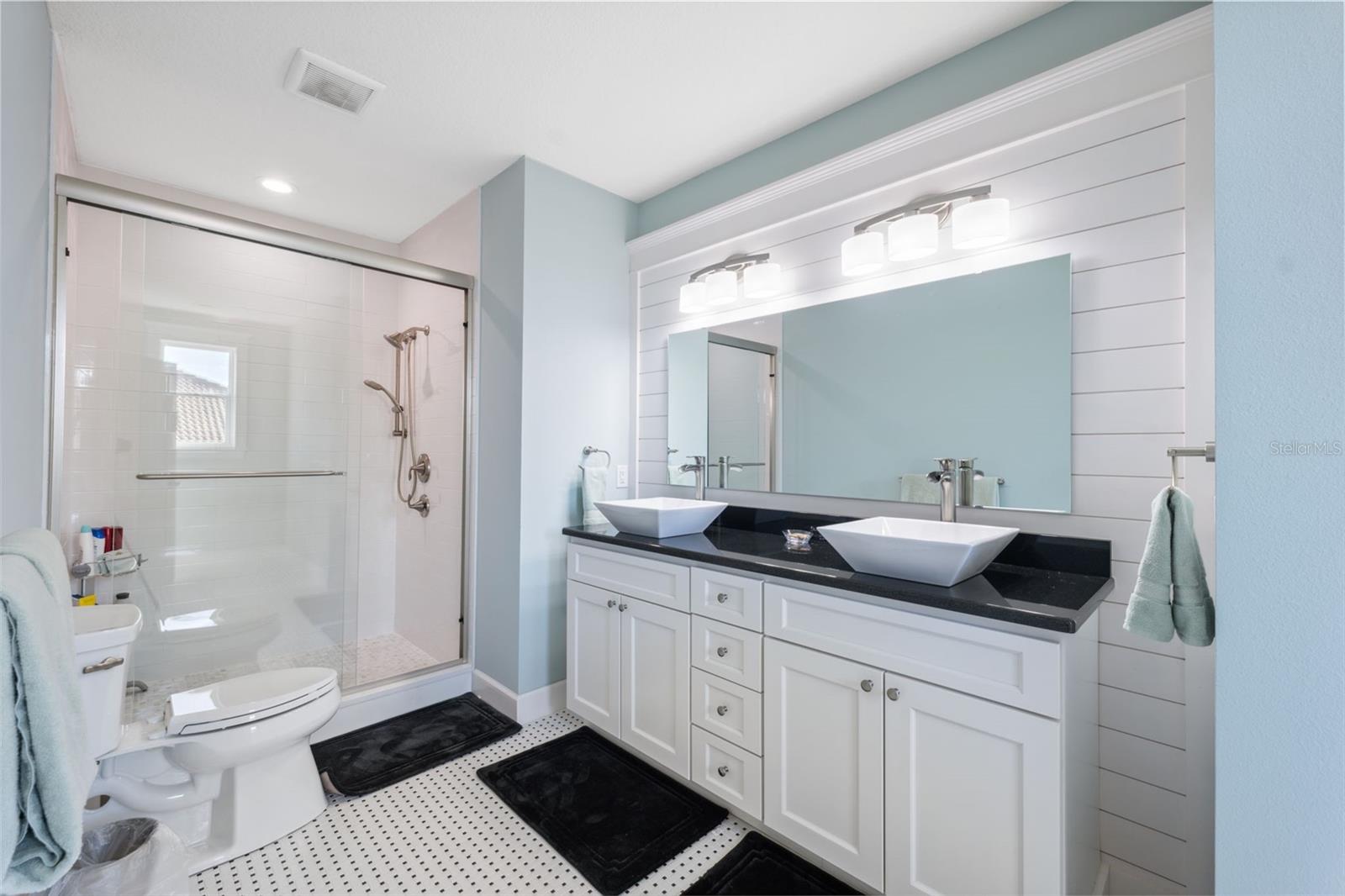 NORTH POINT HARBOUR UNIT THREE - Residential