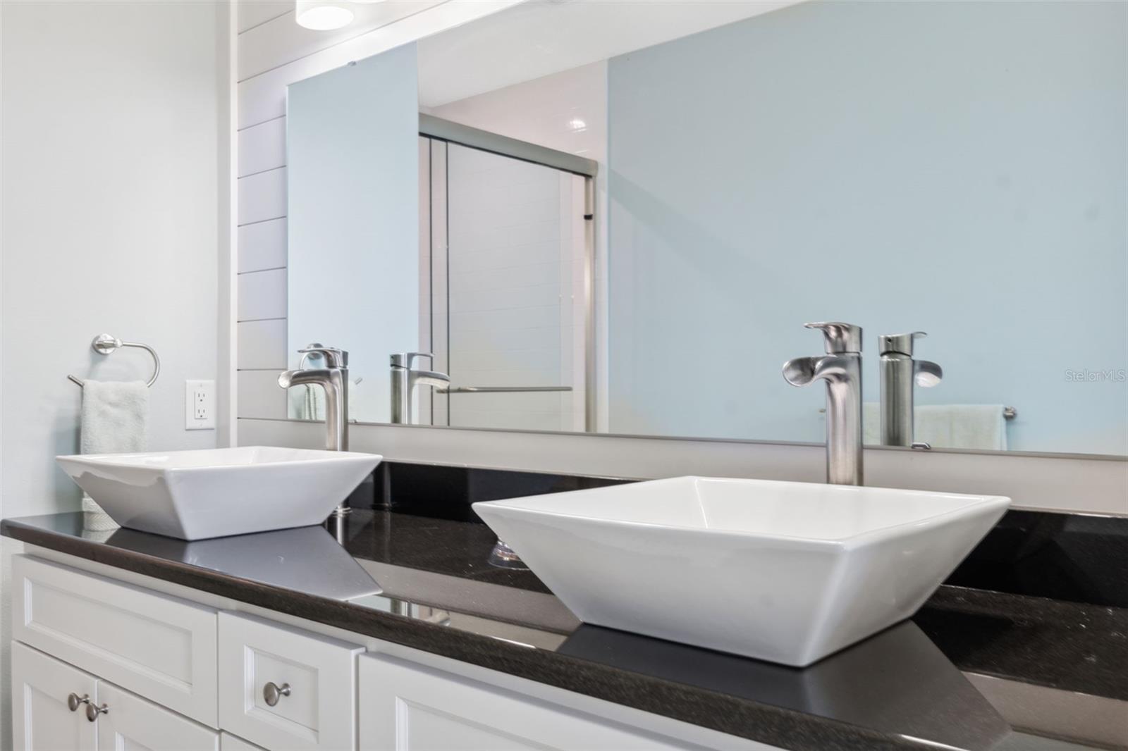 NORTH POINT HARBOUR UNIT THREE - Residential