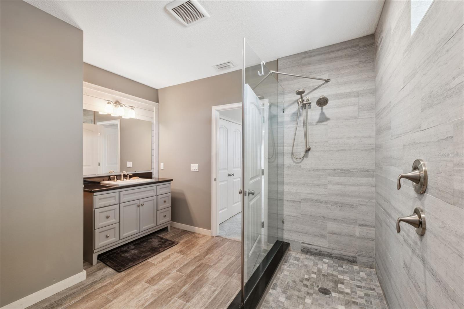 NORTH POINT HARBOUR UNIT THREE - Residential