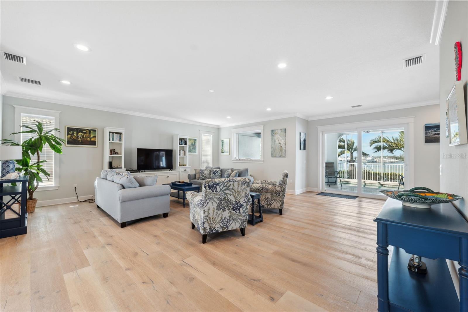 NORTH POINT HARBOUR UNIT THREE - Residential