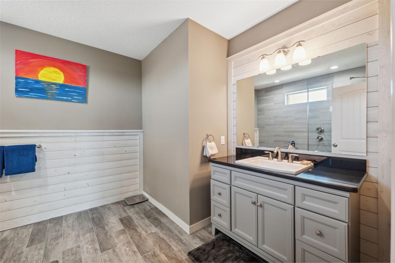 NORTH POINT HARBOUR UNIT THREE - Residential