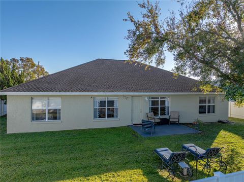 A home in AUBURNDALE