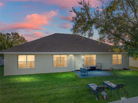 A home in AUBURNDALE