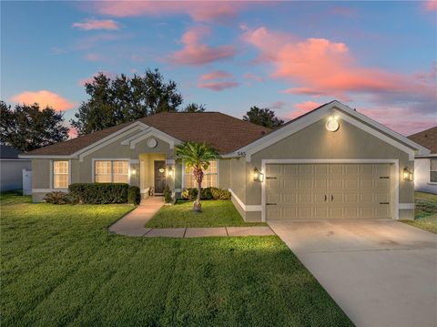 A home in AUBURNDALE