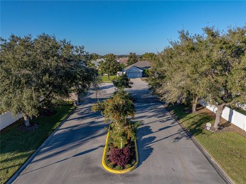 A home in AUBURNDALE