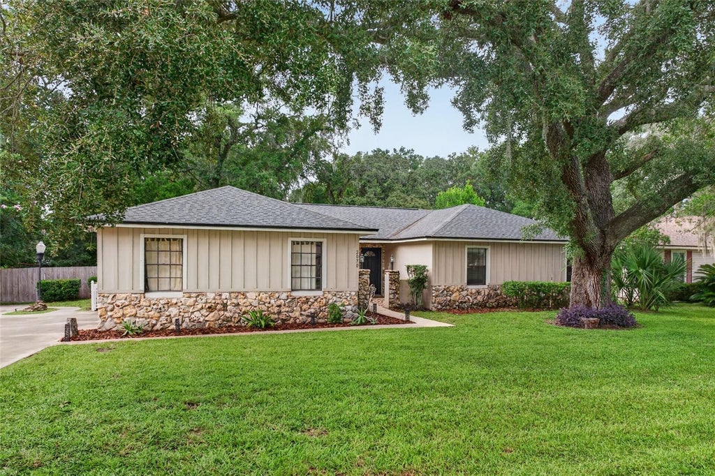 Photo of 5100 SE 44th Avenue Road, Ocala, FL 34480 (MLS # OM731041)