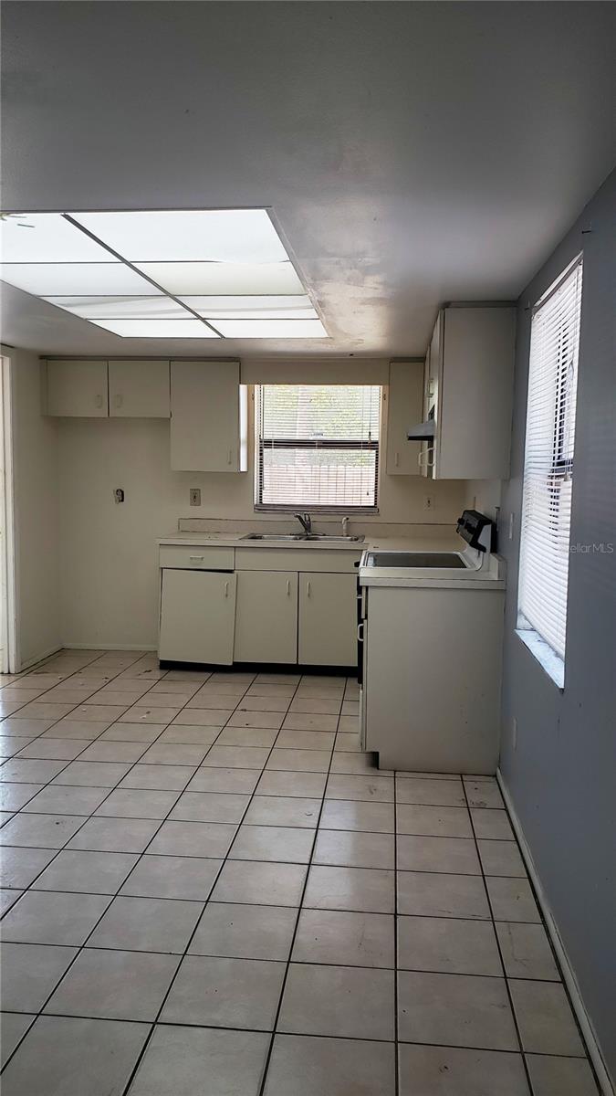 WELLESLEY ACRES - Residential